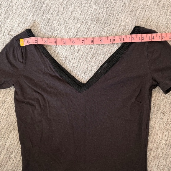 VTG DOLCE & GABBANA Womans Black V-Neck Short Sleeve T-Shirt SZ 4 Luxury Italy - Picture 8 of 14